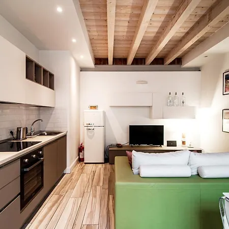 Paradise Terrace - The House Of Travelers Daire *