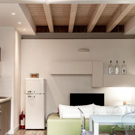 Paradise Terrace - The House Of Travelers Daire